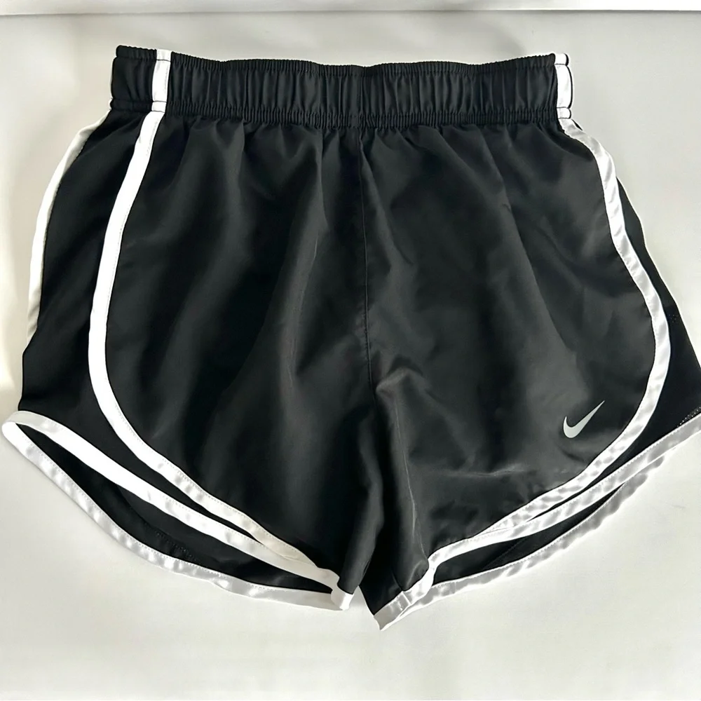 🌸NWOT Nike Women’s Running Shorts. Black With White Piping. Size: XS